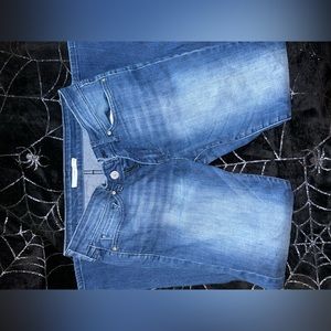 Levi’s 711 Skinny Jeans
